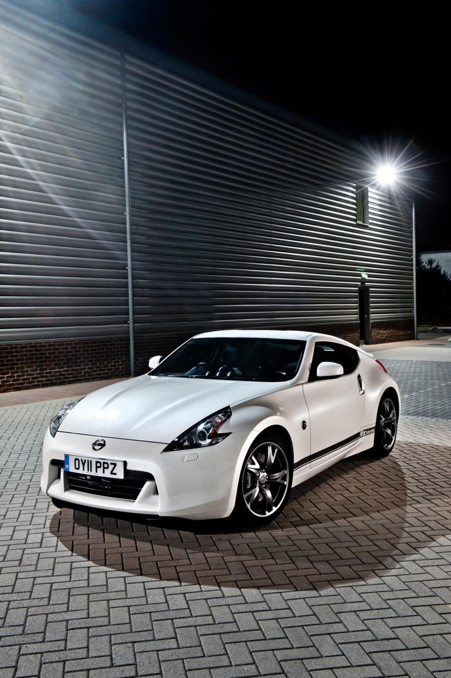  Nissan 370Z GT Edition 2011 года  (фото 12 из 36)